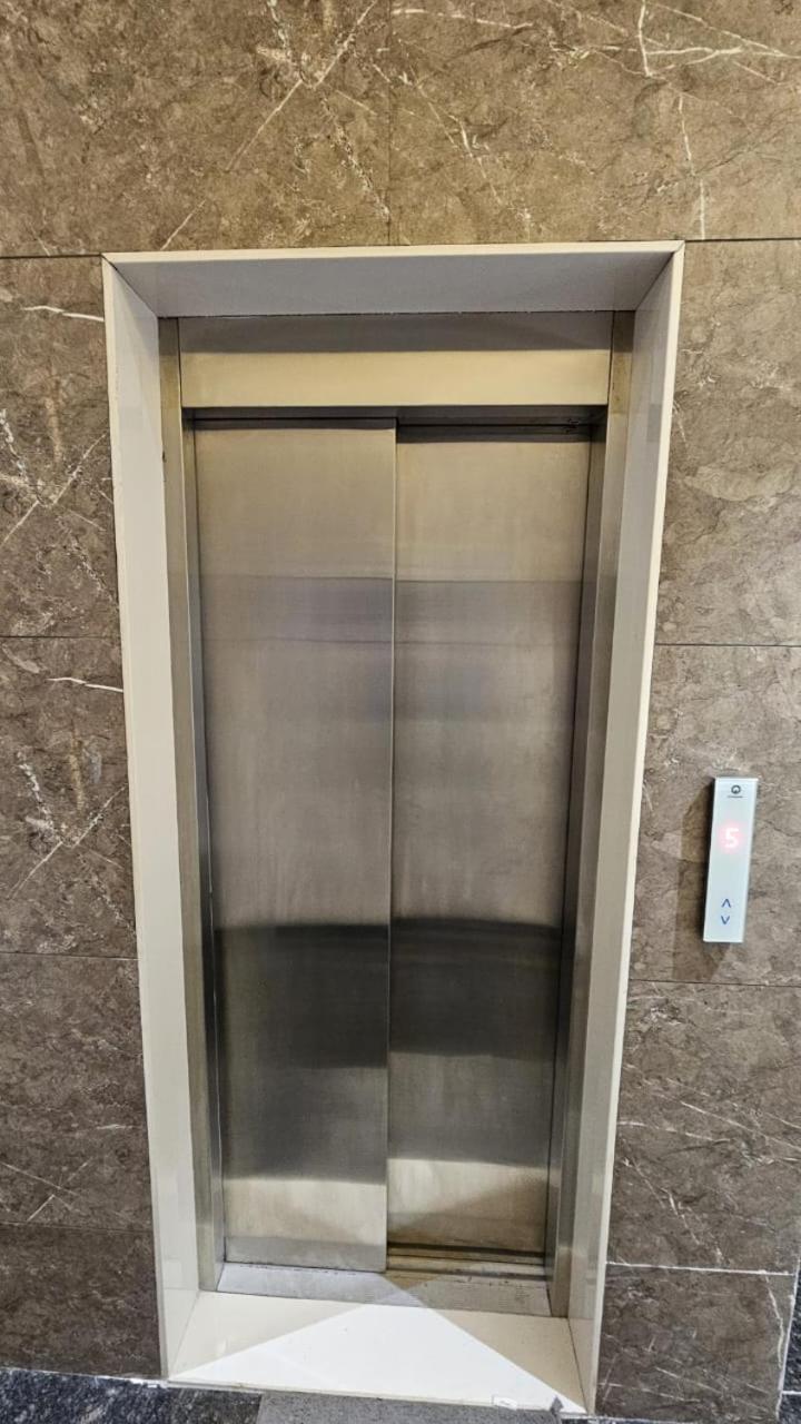Hotel Veesons Executive Solapur Exteriör bild